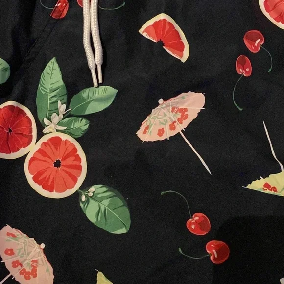H&M Swim Dark blue/Red/Green Cherries Oranges Leaves Cocktail Umbrella Shorts L - Picture 6 of 6